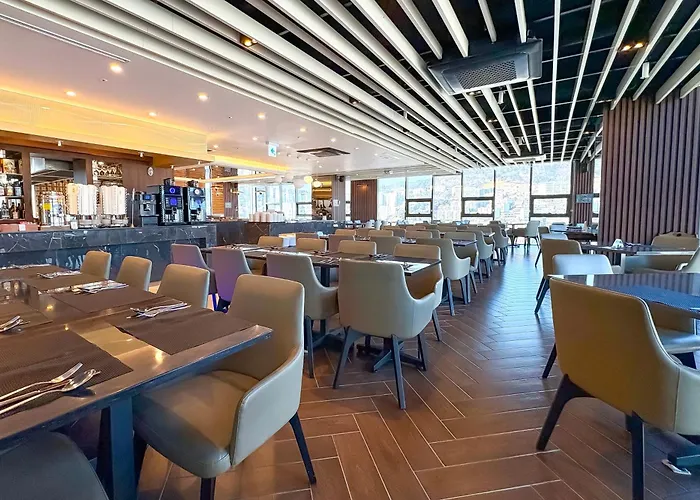 Hotel Ramada Encore By Wyndham Station 4*