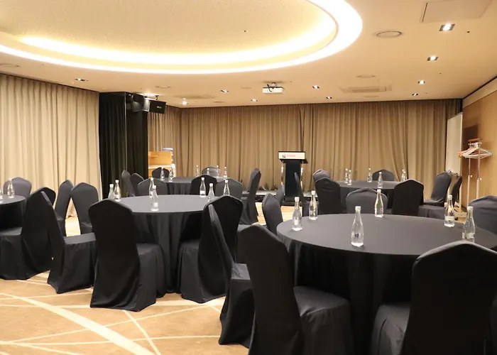 Hotel Ramada Encore By Wyndham Station