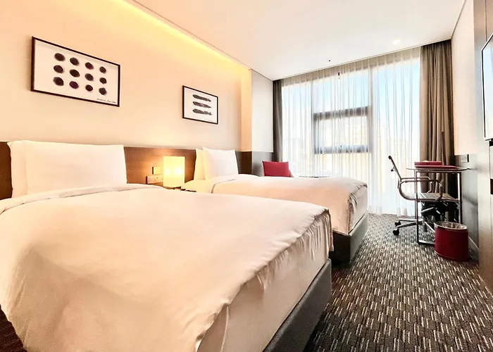 Ramada Encore By Wyndham Station Hotel 4*