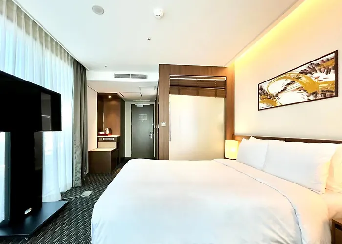 Hotel Ramada Encore By Wyndham Station 4*