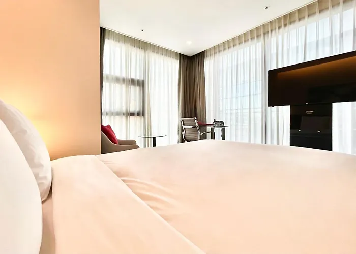 Ramada Encore By Wyndham Station Hotel Busan