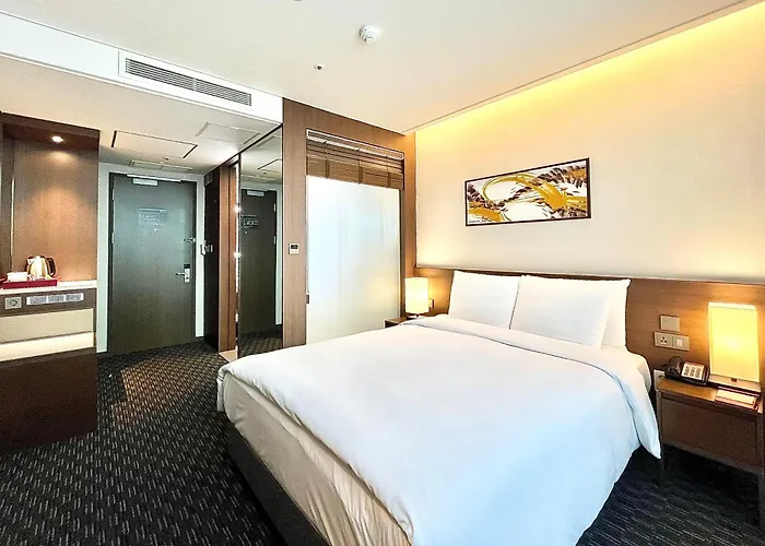 Hotel Ramada Encore By Wyndham Station 4*