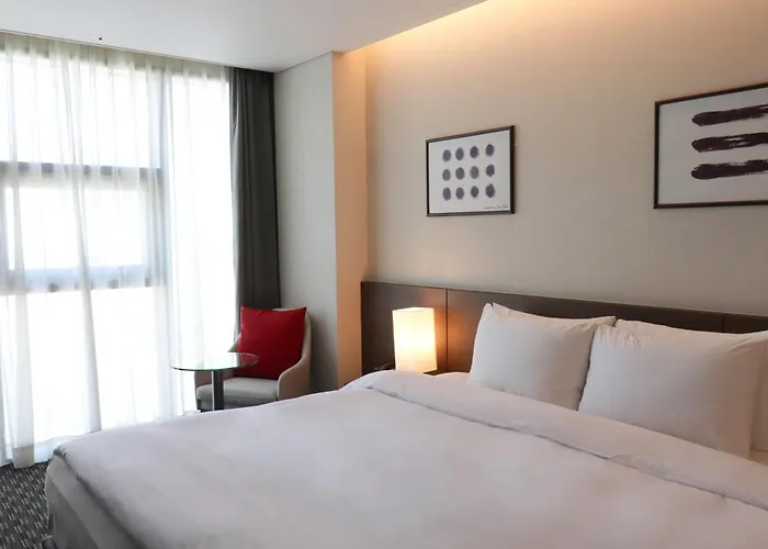 Hotel Ramada Encore By Wyndham Station