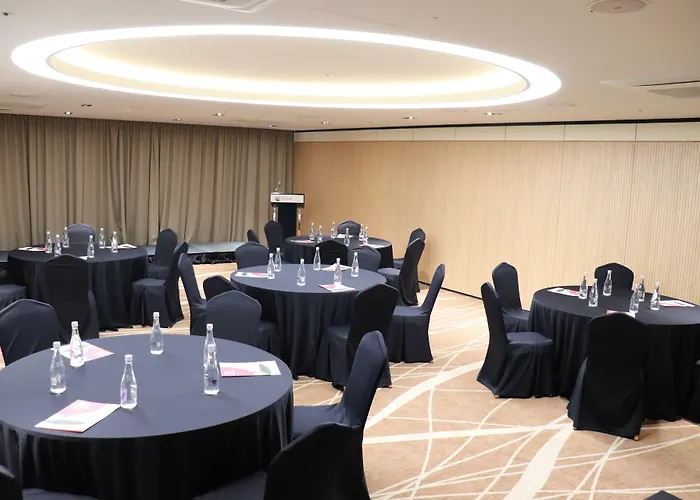 Ramada Encore By Wyndham Station Hotel