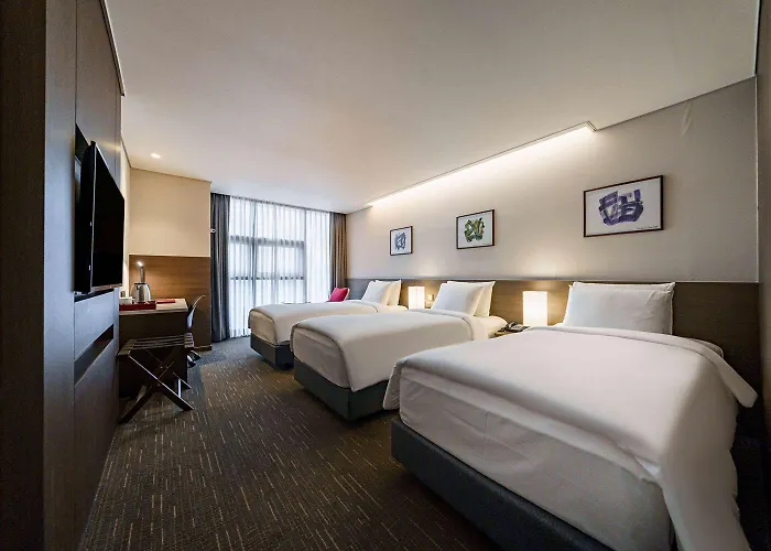 Ramada Encore By Wyndham Station Hotel Busan