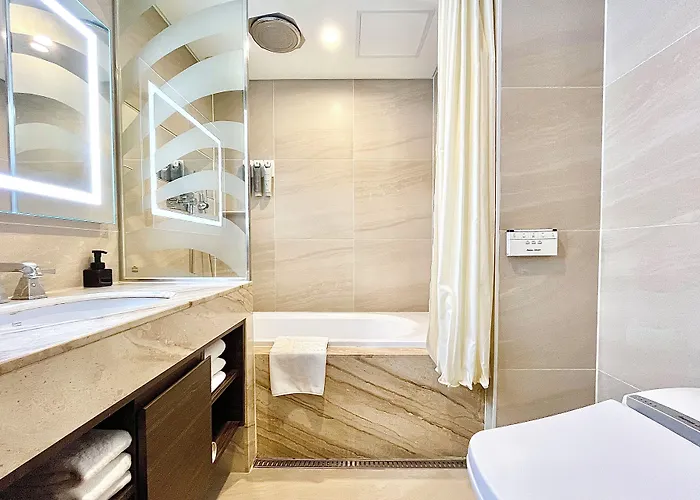 Ramada Encore By Wyndham Station Hotel 4*